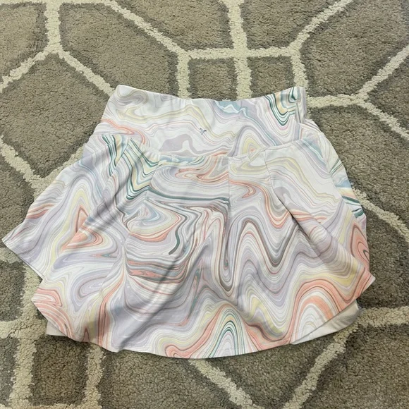 Old Navy Power Soft Marble Athletic Skirt - Picture 2 of 4